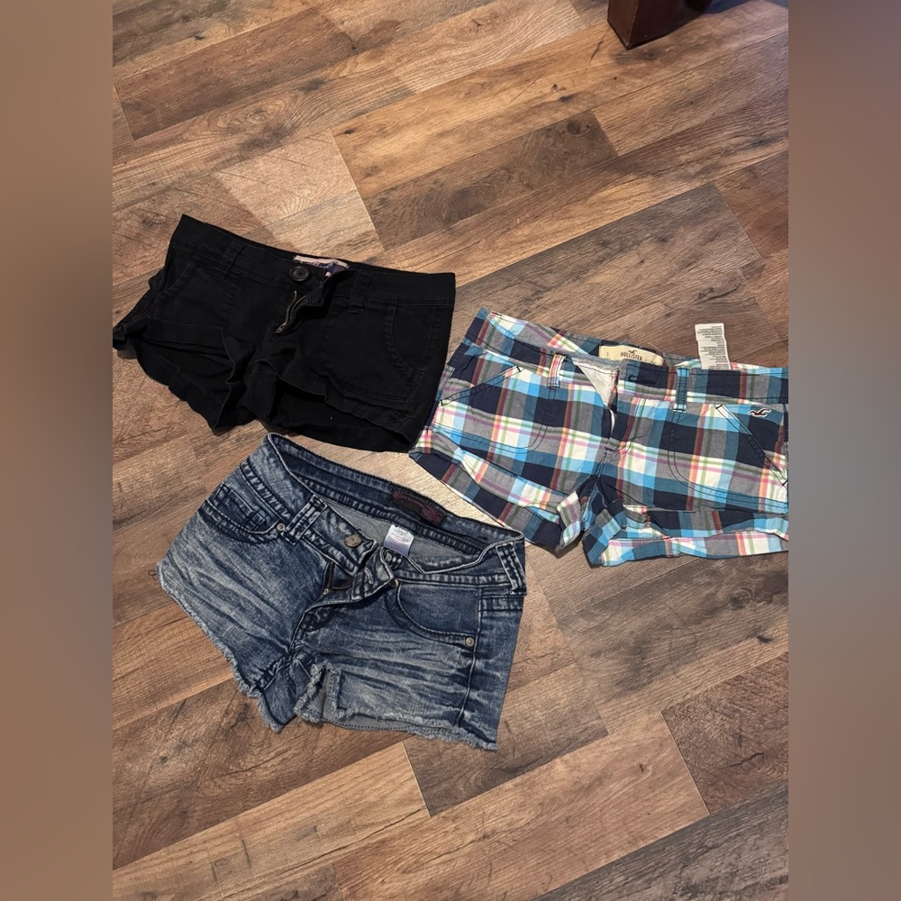 Assorted Women’s Shorts Lot Size 1